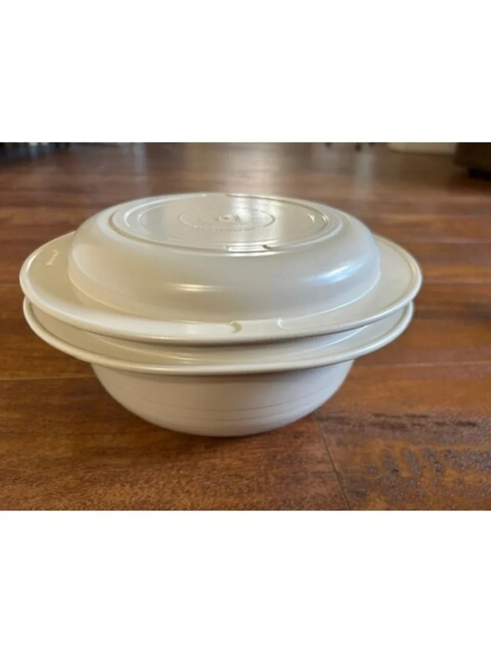Tupperware Cream Plastic Bowl with Lid Set